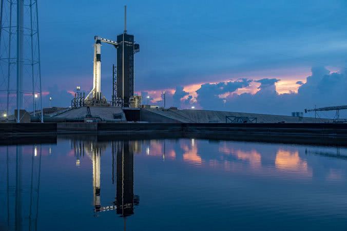 Историческое событие: SpaceX отправляет астронавтов на орбиту — видео