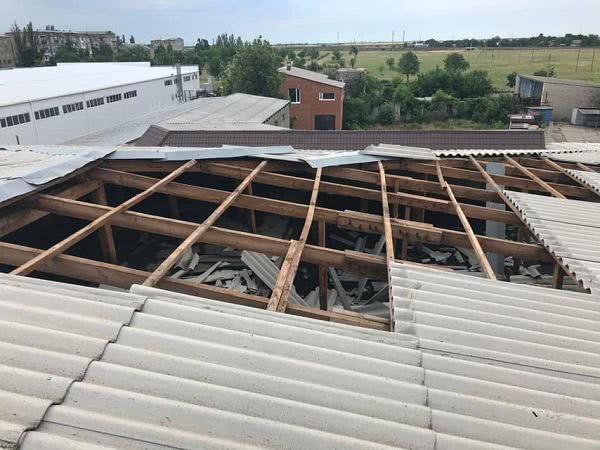 На Николаевщине ураган повредил крыши жилых домов и объектов соцкультбыта