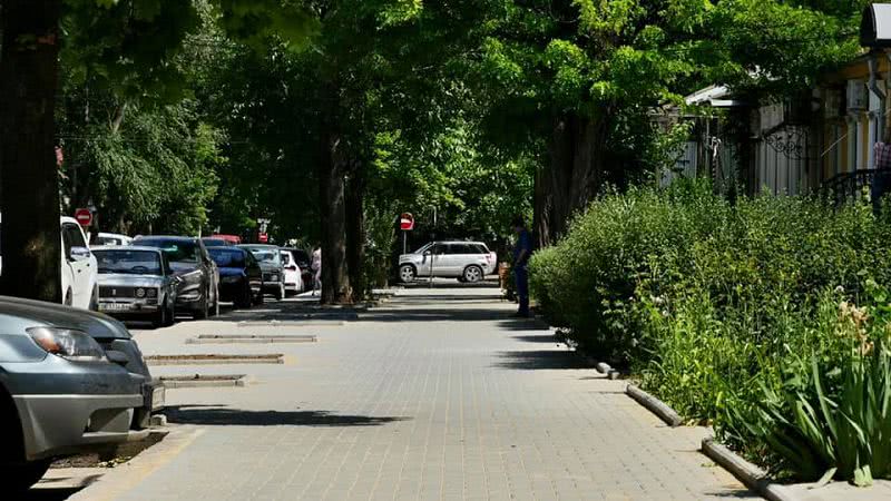 Новый тротуар проложили по обе стороны улицы Макарова в Николаеве