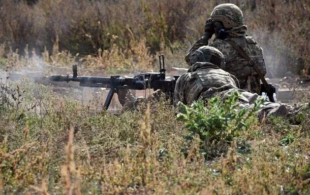 В районе ООС ранен украинский военный, обстрелы позиций ВСУ продолжаются