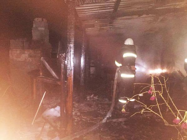 Уночі в Миколаєві згорів гараж і все, що в ньому було