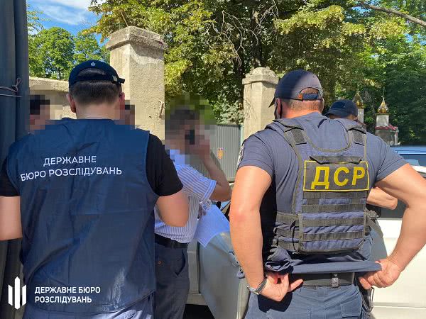 «Такса» — від 10 тисяч доларів: ДБР викрило на хабарах «ненажерливого» прокурора
