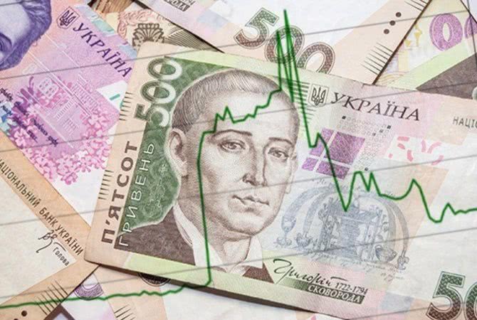С сентября в Украине планируют повысить минимальную зарплату до 5 тысяч гривен