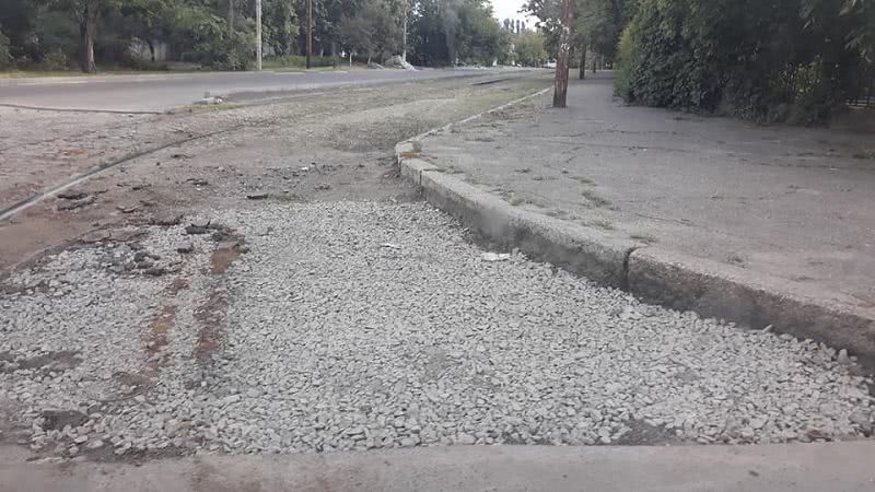 В Николаеве на перекрестке улиц подрядчик создал аварийно опасную обстановку: зона работ не ограждена