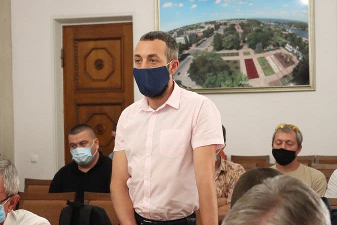 В Центре админуслуг Николаева стали контролировать выдачу талонов, которые мгновенно разбирают, чтобы продать