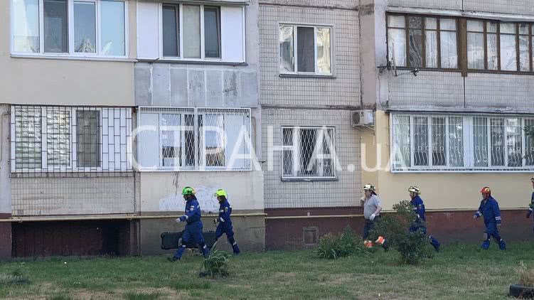 Под завалами взорвавшейся многоэтажки в Киеве нашли первого погибшего