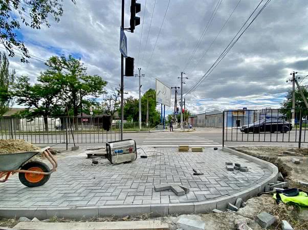В микрорайоне Николаев преобразили пешеходный переход