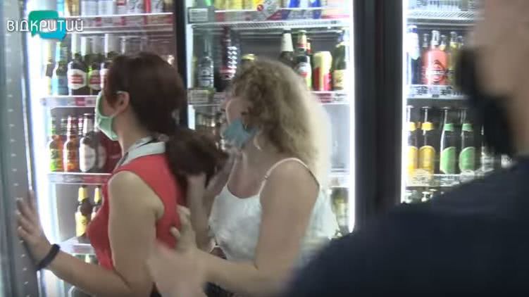 В Железном Порту напали на журналистов, которые пытались снять факты нарушения карантина