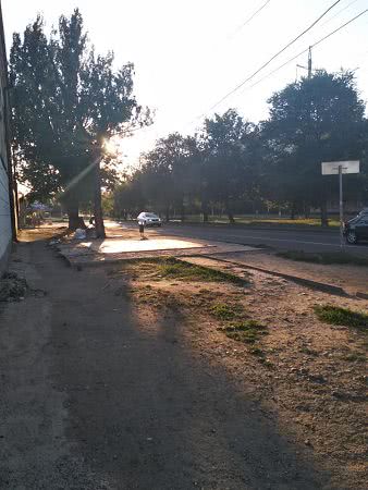 В центре Николаева демонтировали остановку и оставили песок и мусор — фото