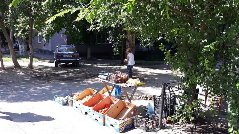 В Николаеве на Космонавтов процветает несанкционированная торговля