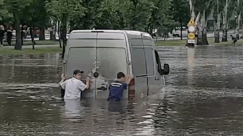 В Николаеве в районе «Дормашины» сделали дополнительные ливневые приемники