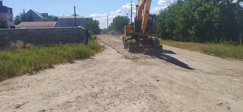 В отдаленном микрорайоне Николаева проводят благоустройство улиц