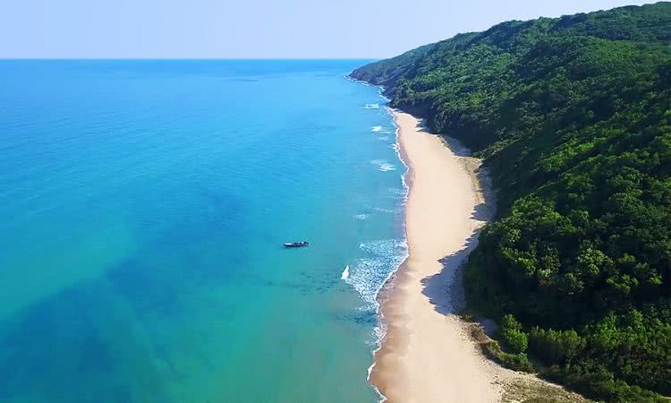 Болгария разрешила въезд туристам из Украины