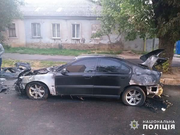 Полиция разыскивает свидетелей поджога автомобиля руководителя областной организации «Нацкорпус»