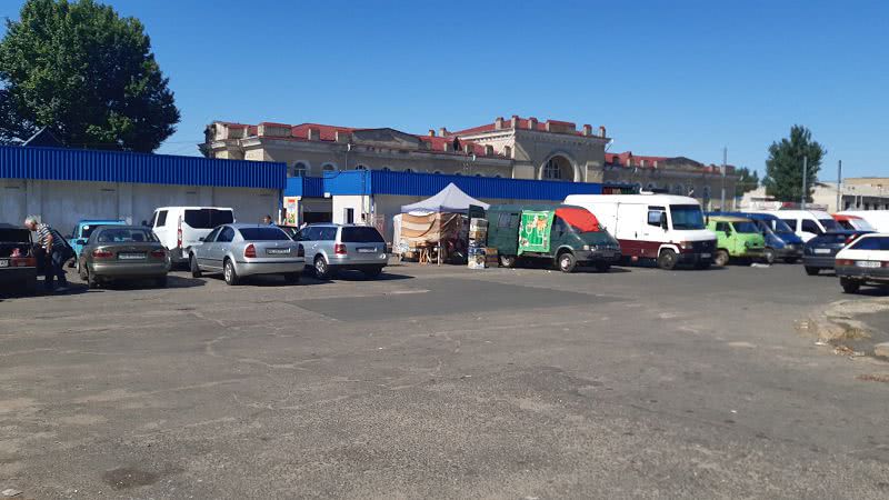 В Николаеве Привокзальная площадь имеет неприглядный вид