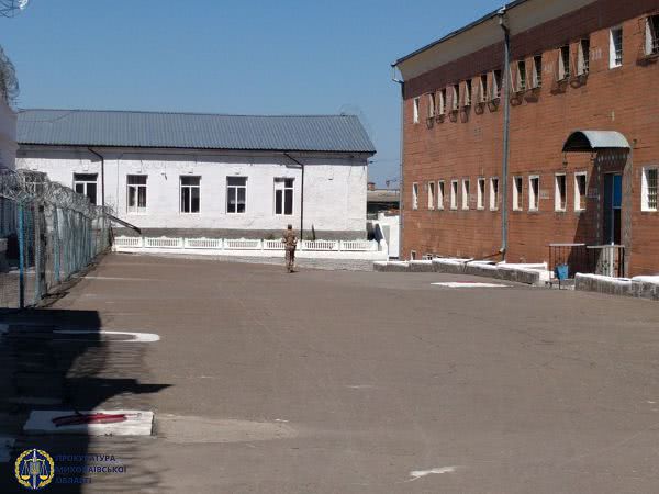 Прокуратура требует устранить нарушения при содержании осужденных и заключенных в Николаеве