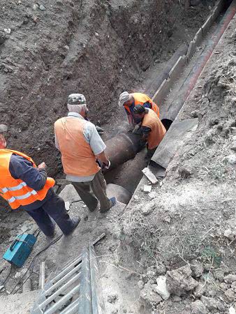 В Николаеве меняют трубы отопления на Мира и Космонавтов