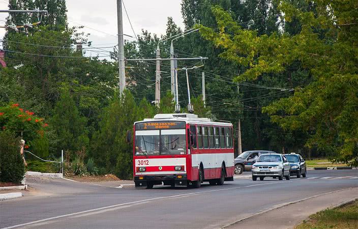 В Николаеве временно не все троллейбусы смогут ехать на Намыв