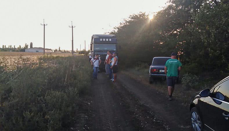 На Николаевщине происходит попытка рейдерского захвата при уборке подсолнечника