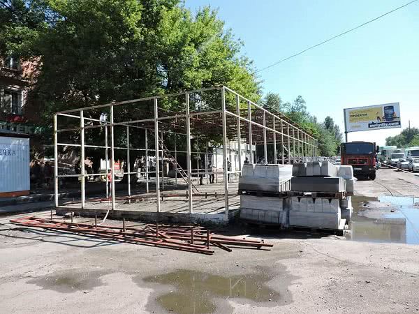 В Николаеве частное предприятие пытается через суд взыскать с горсовета 140 тысяч гривен за демонтаж незаконно установленного «скелета» на Космонавтов