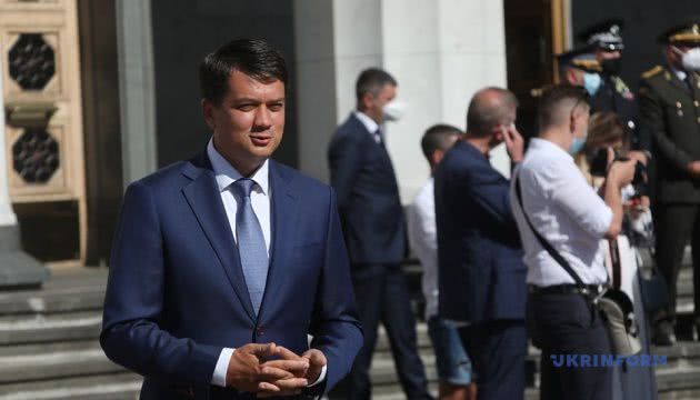 На внеочередной сессии Верховной Рады рассмотрят вопрос повышения «минималки»