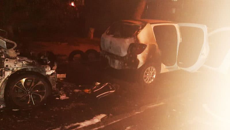 У центрі Миколаєва спалахнули автівки. Версія — підпал