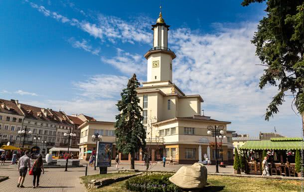 Власти Ивано-Франковска отказались соблюдать карантин