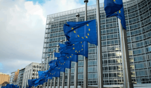 Еврокомиссия предложила ЕС единые правила для определения карантинных зон и ограничений на поездки