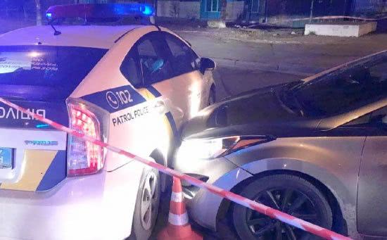 Патрульные гонялись за водителем с простреленной головой