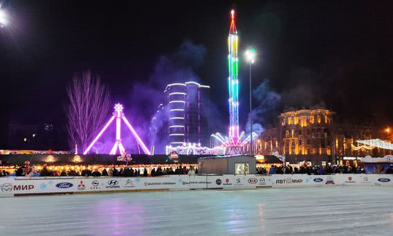 Какие ограничения действуют в Украине в новогоднюю ночь. Полный список