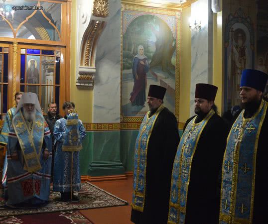 03.12.2020 Входит во Святая Святых Царица неба и земли