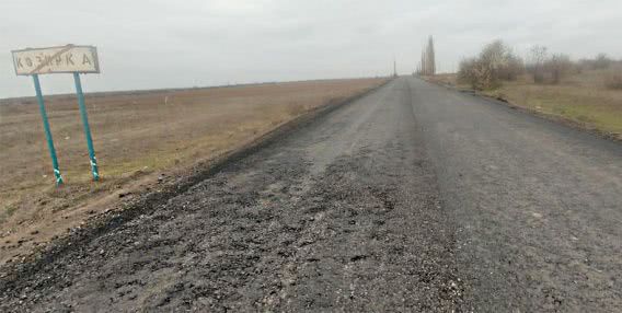 Не прошло и месяца, как посыпался асфальт на отремонтированном участке трассы Н-11