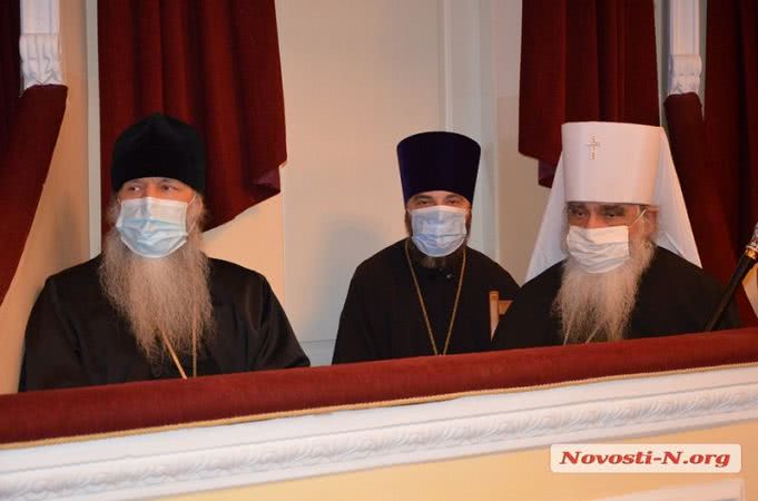 10.12.2020 Архипастырь посетил сессию Николаевского городского совета