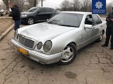 Нашли «Мерседес», на котором возили краденые аккумуляторы