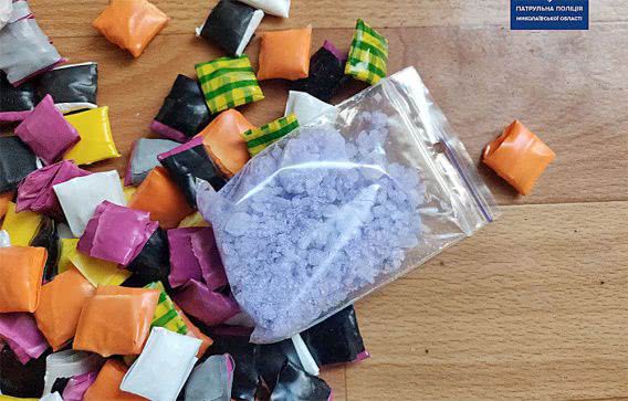 Жительница Николаева сдала полиции квартиранта, который оказался наркодилером