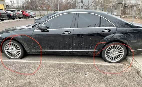 Новоизбранному члену исполкома Николаевского горсовета порезали колеса на «мерседесе»