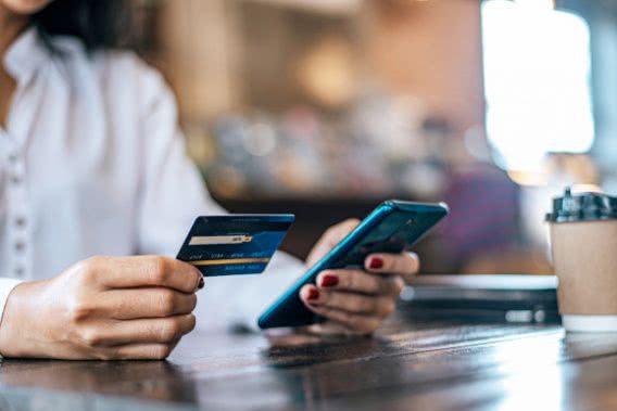 ПриватБанк заявил о новых правилах пополнения карточек и текущих счетов