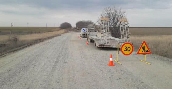 На трассе Р-55 восстанавливают проезжаемость: ровняют котлованы