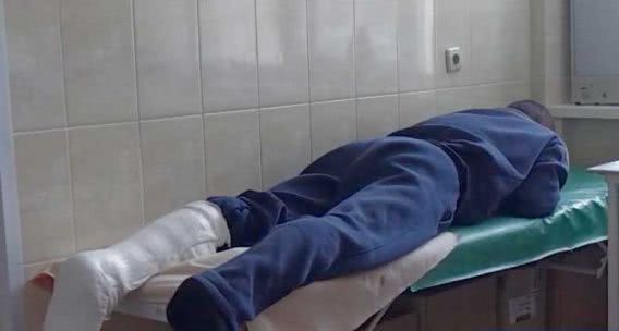 Власти предупреждали о гололеде, но сами оказались не готовы: погода сделала передвижение по городу невозможным (фото)