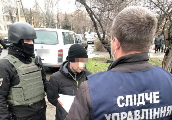 Повод встретится – интим, мотив – ограбление: николаевская полиция выяснила, кто застрелил женщину на съемной квартире (фото, видео)