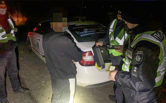 Пьяный николаевец пытался проверить ресурс своей «пожилой» БМВ и сжег машину