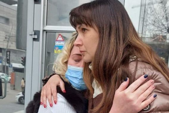 Женщина, написавшая 20 заявлений в полицию на сожителя-тирана, зарезала его, когда тот прикоснулся к дочери