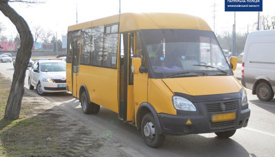 Сенкевич заявил, что в тяжелое время маршрутчики шантажируют город повышением цены. И пригрозил уничтожить их бизнес