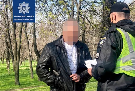 Николаевские патрульные отказались от 10 тысяч взятки и составили протокол на водителя-нарушителя