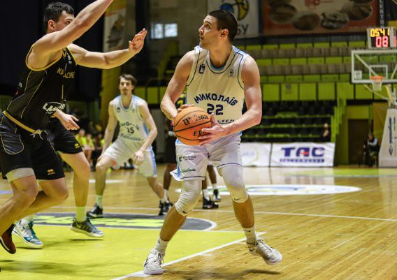 Легионер МБК «Николаев» Эдриан забросил 33 очка «Киев-баскету», но для победы не хватило