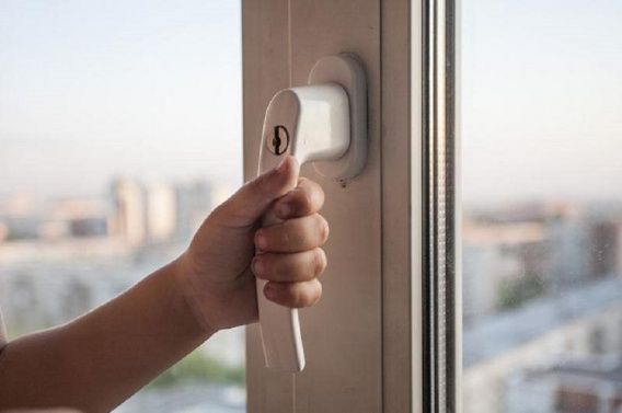 Николаевскому пятикласснику, который упал с 8-го этажа, срочно нужна кровь