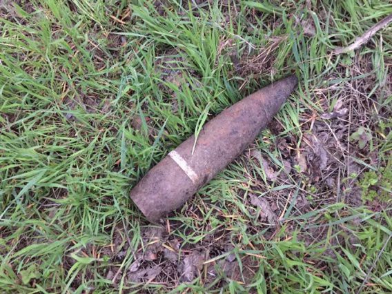 В Березнеговатом Николаевской области выкопали артснаряд