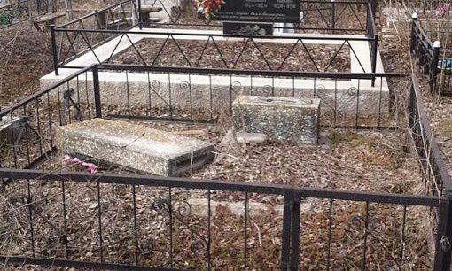 Вандалы разбили больше десятка могил на кладбище под Николаевом