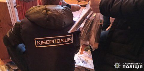 В Первомайске жулик забрался на 40-метровую высоту