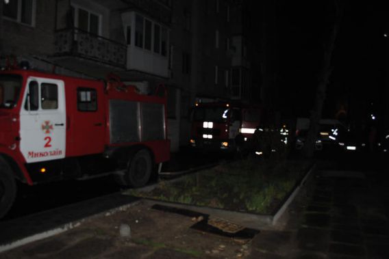 В Николаеве из-за брошенного окурка на нижний этаж дома едва не погибли люди